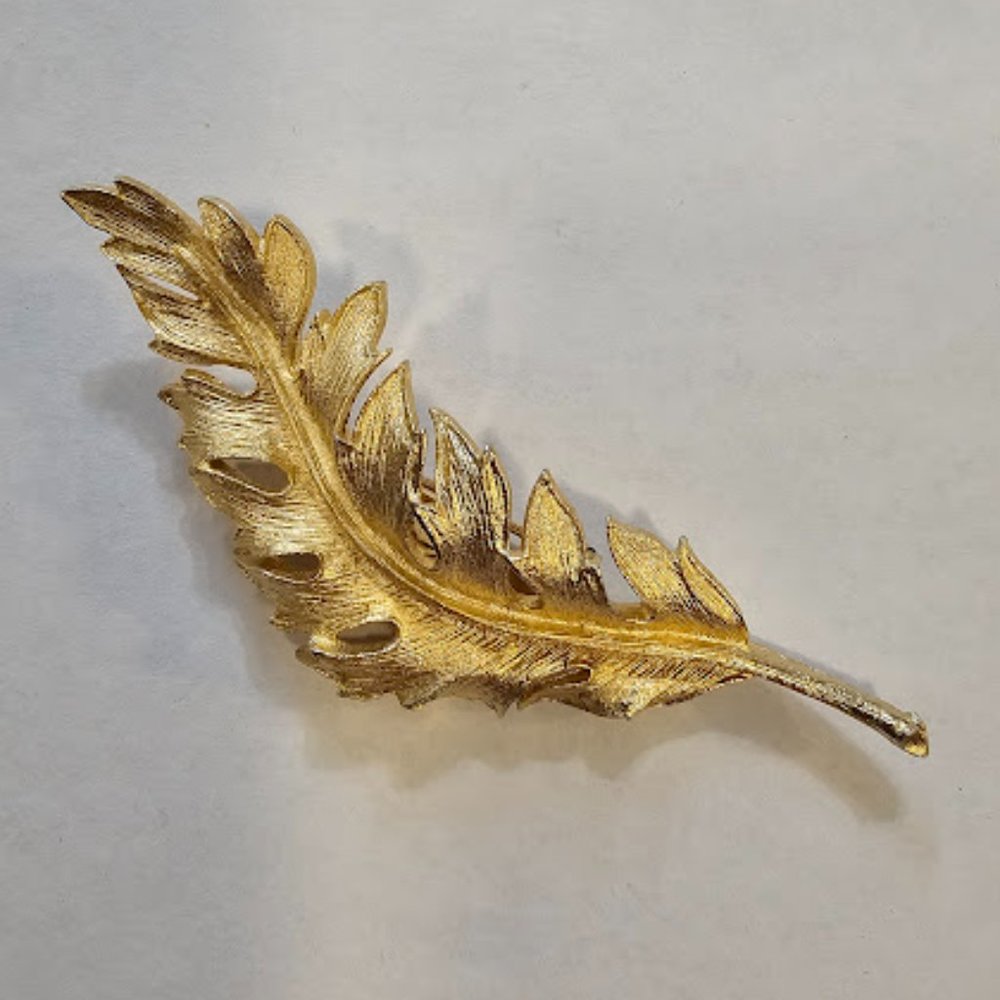 Vintage Coro 1961 Gold Gone Leaf Brooch
